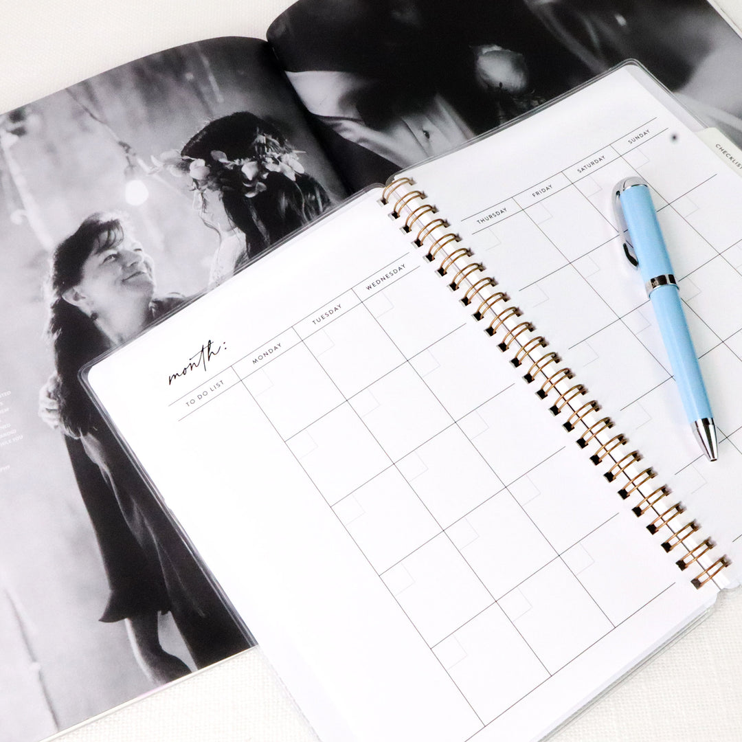 Our mother of the bride planners feature a 2-page calendar spread, giving you plenty of room for jotting down appointments.